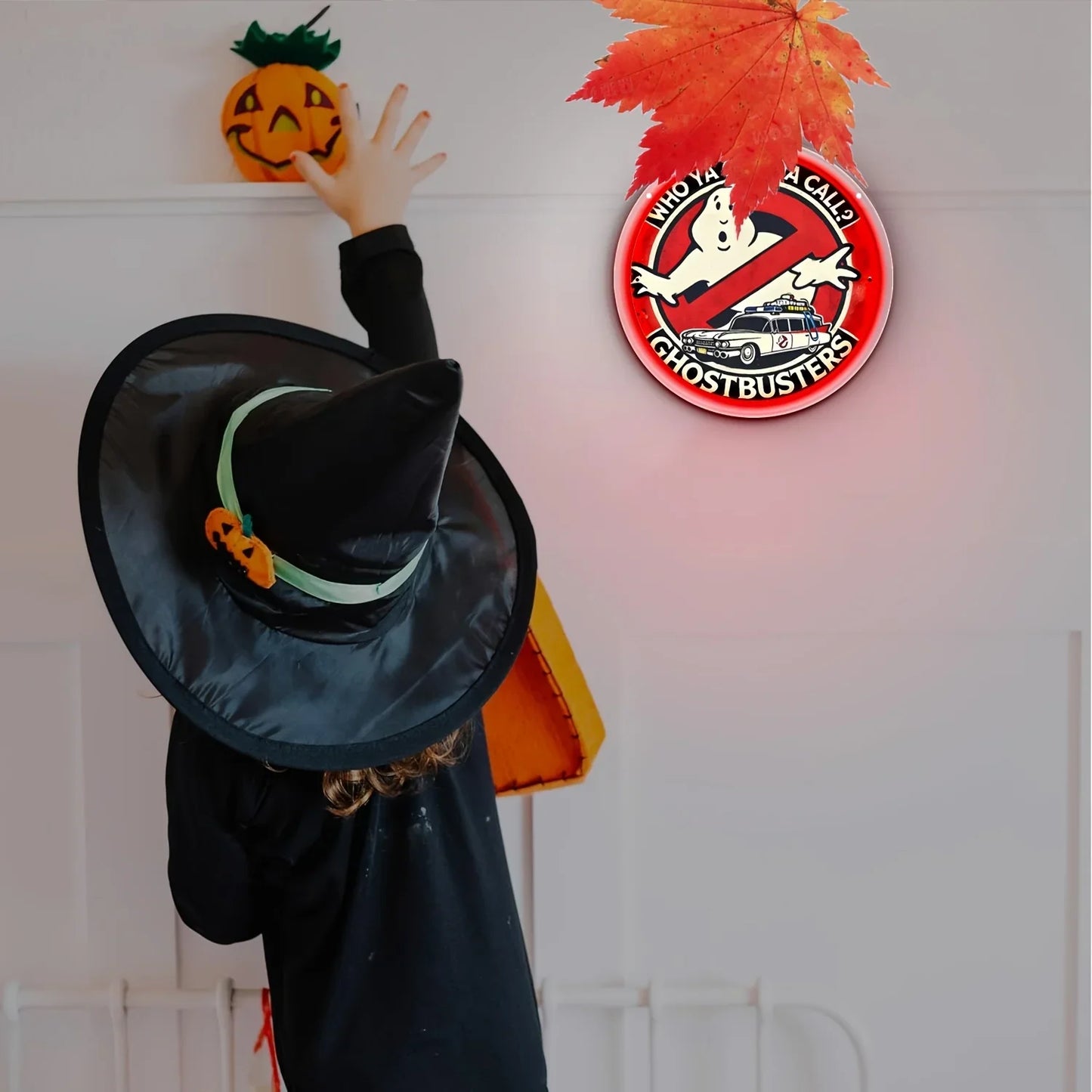 Enseigne néon LED Ghostbusters - Alimentée par USB, rouge avec le design emblématique « Qui appelez-vous ? », parfaite pour les salles de jeux, les bars, les décorations d'Halloween et de Noël, les cadeaux de vacances muraux