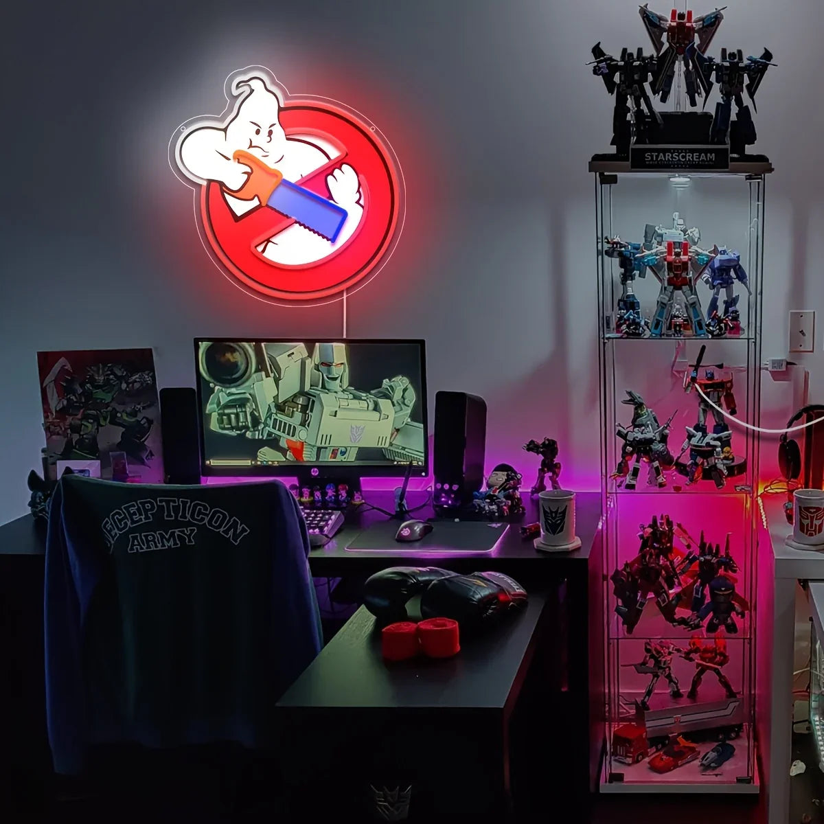 1 pièce d'art mural néon lumineux - conception d'homme scie avec logo Suicide Squad, impression UV, décoration de bar à la maison, art de chambre, idéal pour les fans de bandes dessinées et cadeaux d'anniversaire, décoration murale néon