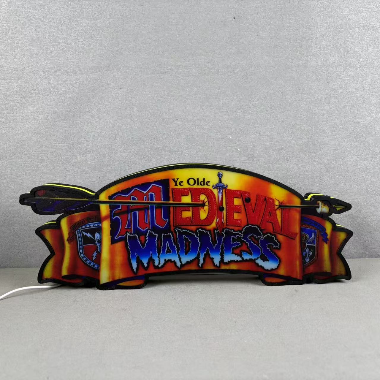 Caisson lumineux LED avec logo Medieval Madness pour flipper, imprimé en 3D, alimenté par USB et entièrement réglable